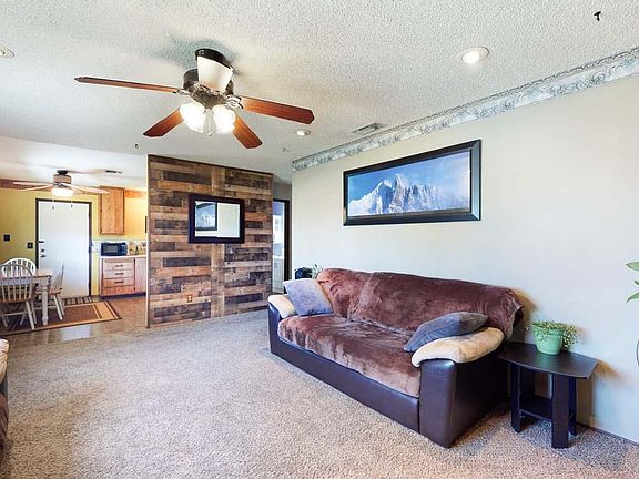 3rd image of 4325 Evelyn Dr