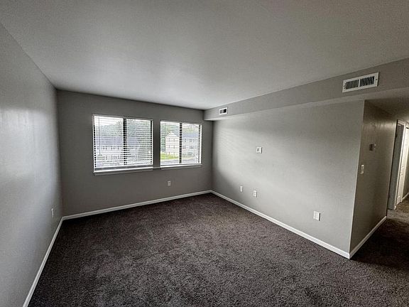 3rd image of 950 Life Dr APT 9