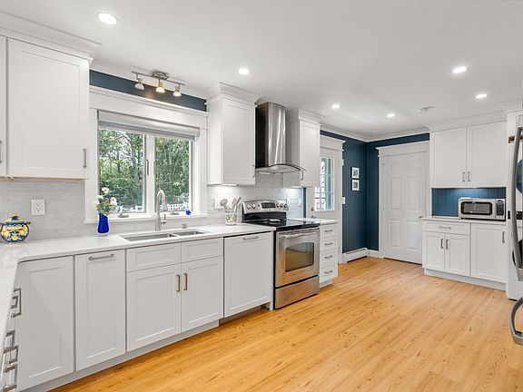 5th image of 192 Winding Cove Rd