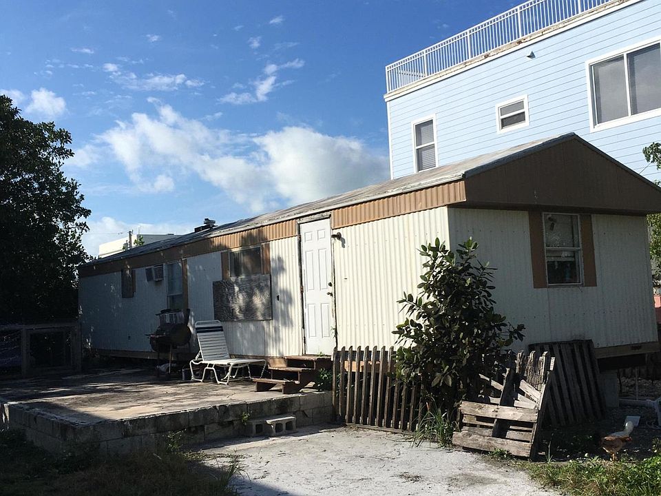 2nd image of 20 Luna Ln