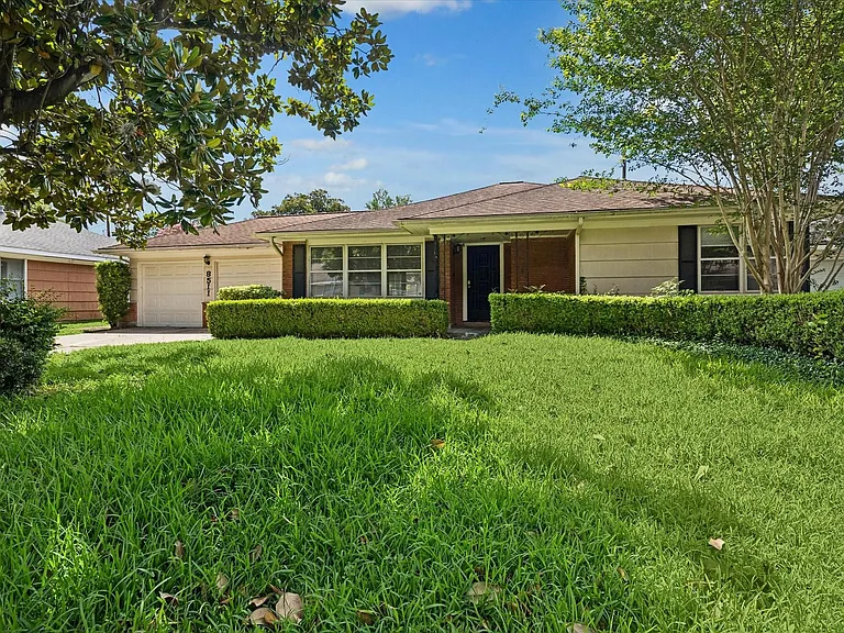 8511 Bluegate St — Photo 1
