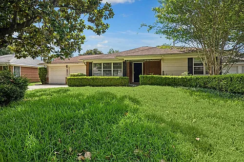 8511 Bluegate St Photo 1