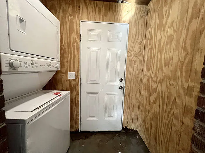 319 Howard St — Photo 9