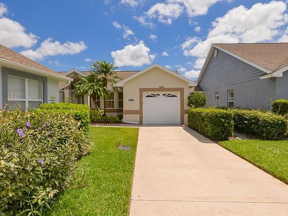 4th image of 303 NW Tuscany Ln