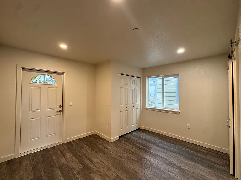 967 W Harris St — Photo 4