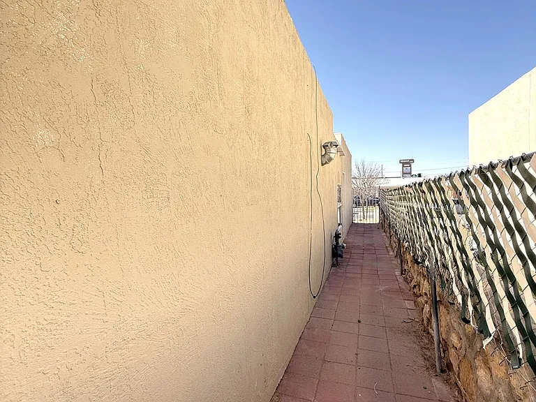 10405 Ashwood Dr #A — Photo 42