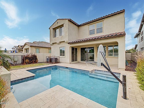 2nd image of 3871 E LOMA VISTA Street