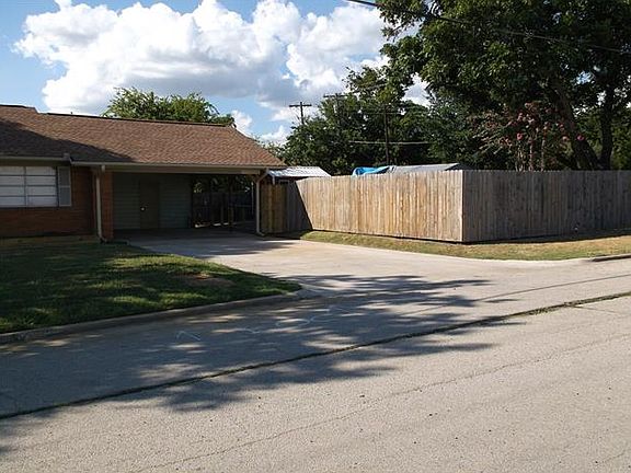 2nd image of 101 E Davilla Ave