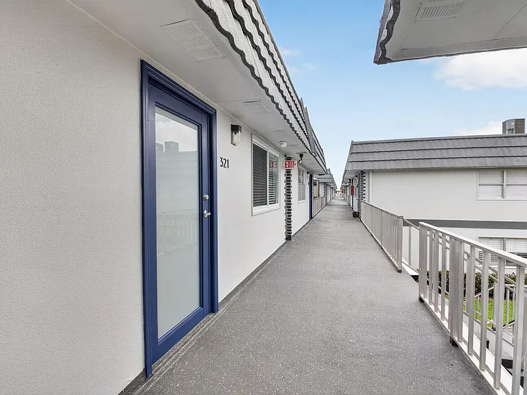 321 Saxony Trl #G — Photo 19