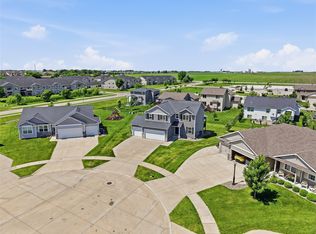 221 NE Avondale Ct, Ankeny, IA 50021