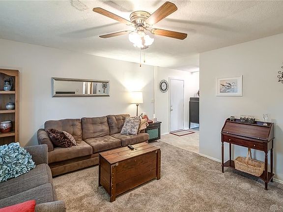 3rd image of 2084 Carolina Dr