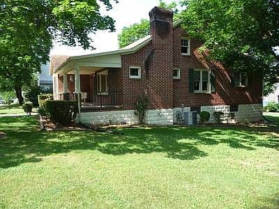 1st image of 2057 Maple Ave
