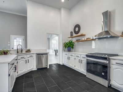 3789 Chatham Court Dr, Addison, TX, 75001