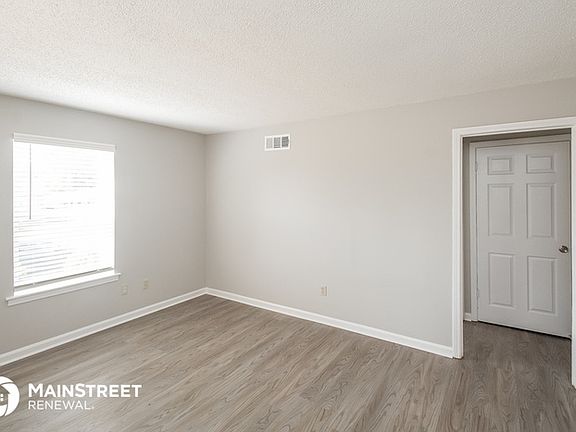 4th image of 4428 White Sands St