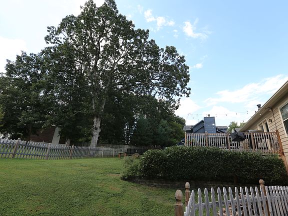 4th image of 1521 Fox Hollow Trl