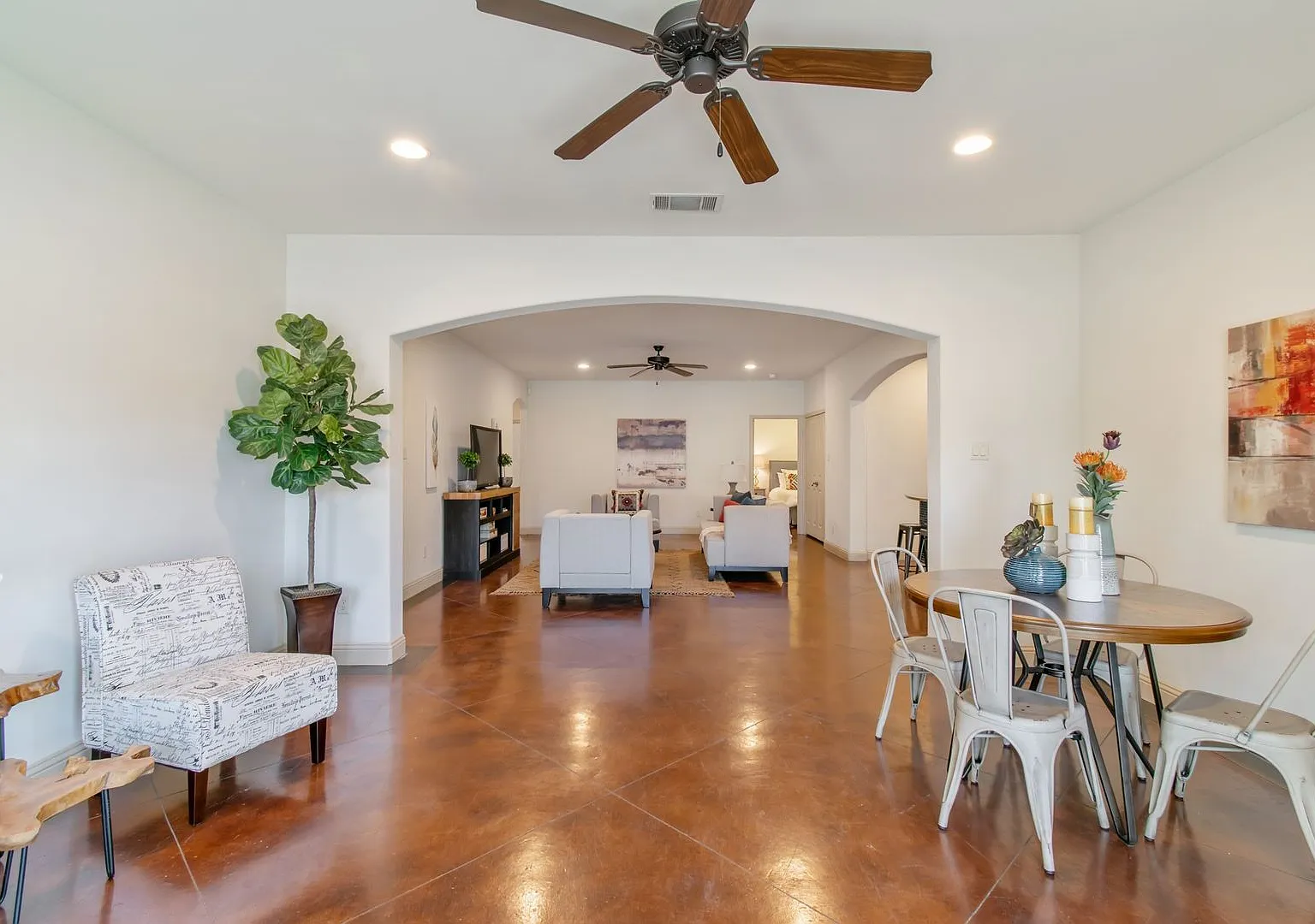 ** Move In July 25th 2027 $5500 ** 5 Bed 3 Bath ** 1 Minute Walk To Tcu Campus ** — Photo 2