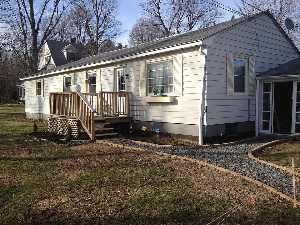 1st image of 152 W Main St