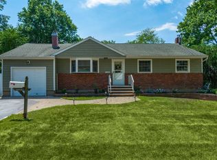 1110 5th Ave, East Northport, NY 11731