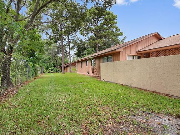 3rd image of 331 Pinesong Dr