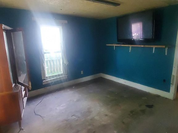 2nd image of 813 S 16th St