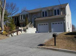 10 Cornell St, Cranston, RI 02920