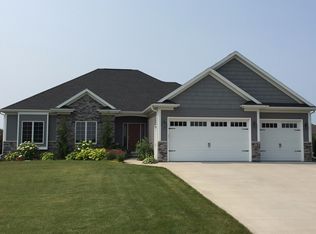 2693 Cassy Ln, Neenah, WI 54956