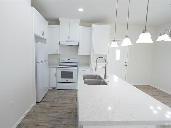 2nd image of 2001 Valley Cir #C