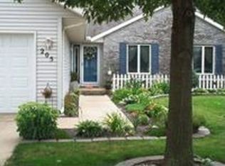 205 E Fawn Dr, Mahomet, IL
