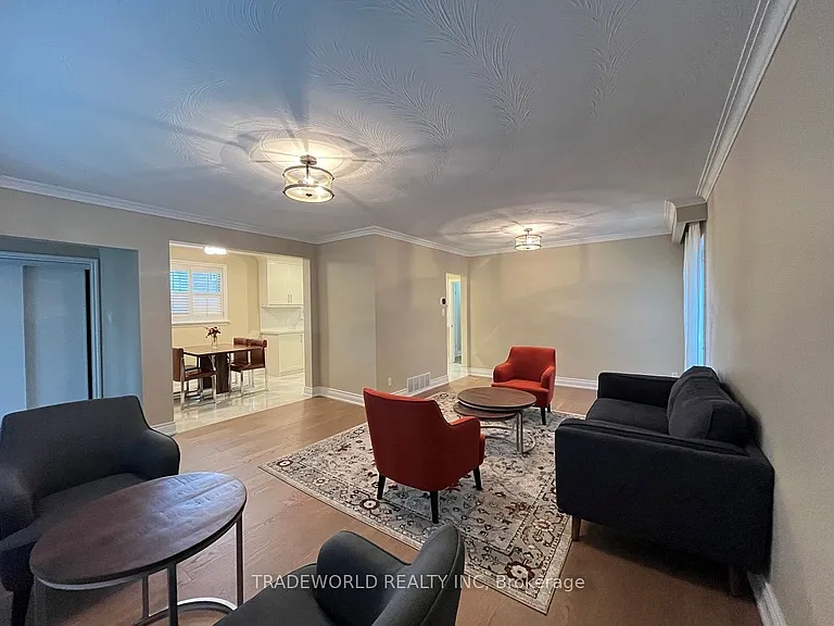 201 Hendon Ave #MAIN FLOOR — Photo 3