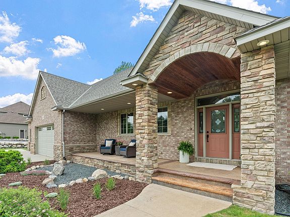 3rd image of 14480 Tyrol Dr