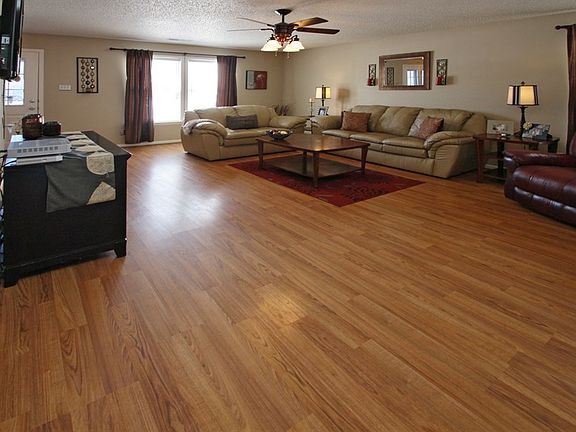 3rd image of 15230 Beam St