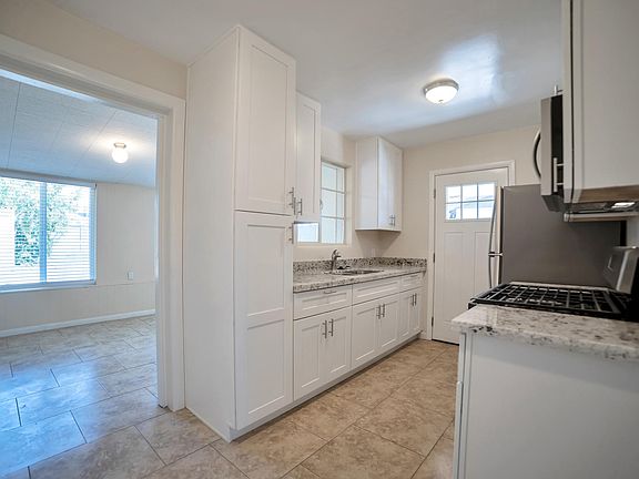 5th image of 4624 W Weldon Ave