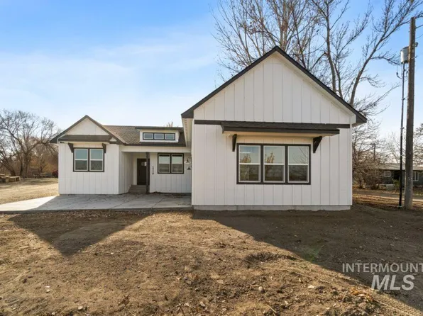 4680 SW Moonlight Ct, Mountain Home, ID 83647