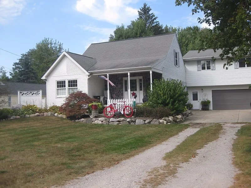 2458 W Midland Rd photo 1