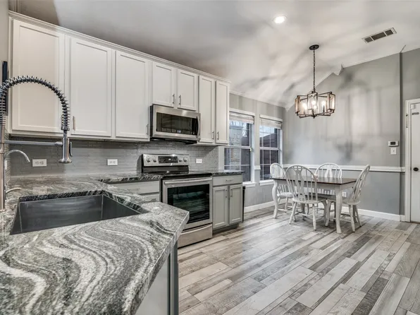 2301 Trickling Creek Dr, Garland, TX 75041