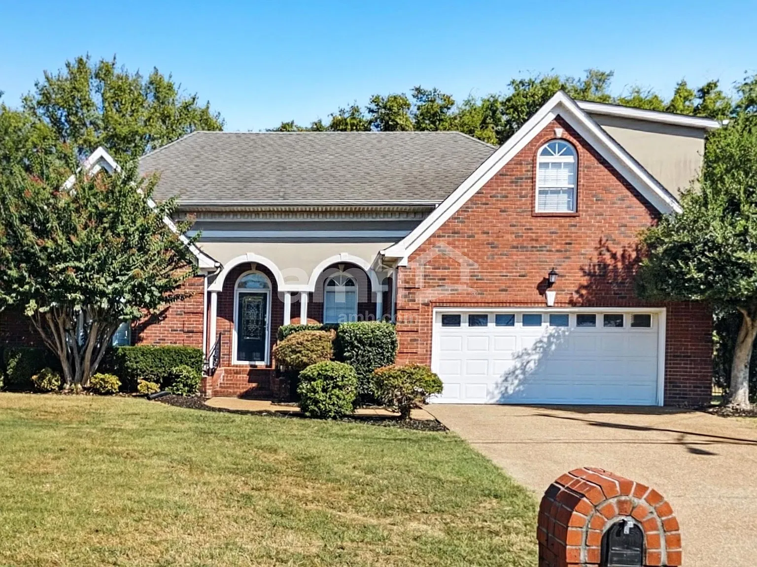 3 bed, 2.5 bath, 2711 sqft, $2,635 — Photo 1