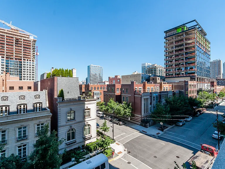 451 W Huron St #703 — Photo 21