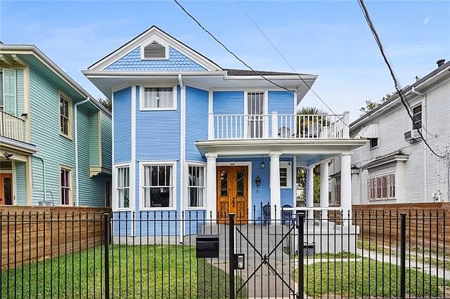 1st image of 225 S Gayoso St #223