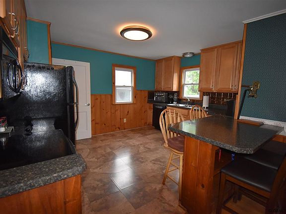 2nd image of 79 Prospect St
