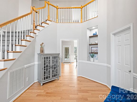 3rd image of 17235 Glassfield Dr