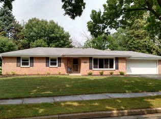 1912 Ramona Rd, Waukesha, WI 53186