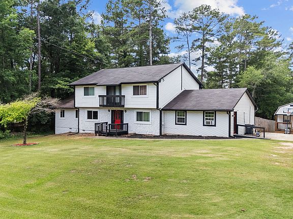2nd image of 3681 Clubhouse Ln SE