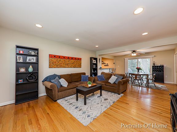 3rd image of 575 Kingman Ln