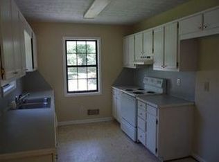 4210 Falcon Crest Dr, Flowery Branch, GA 30542