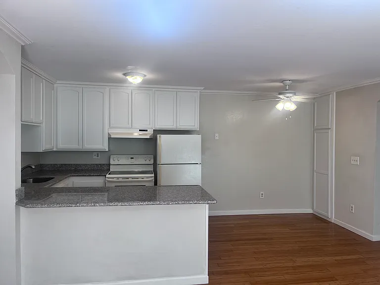 755 14th Ave #307 — Photo 2