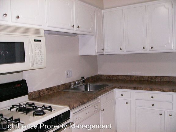 4th image of 510 Woodridge St NE APT 22