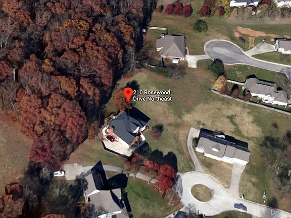 3rd image of 210 Rosewood Dr NE