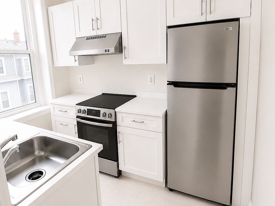 1st image of 15 Colborne Rd APT 18