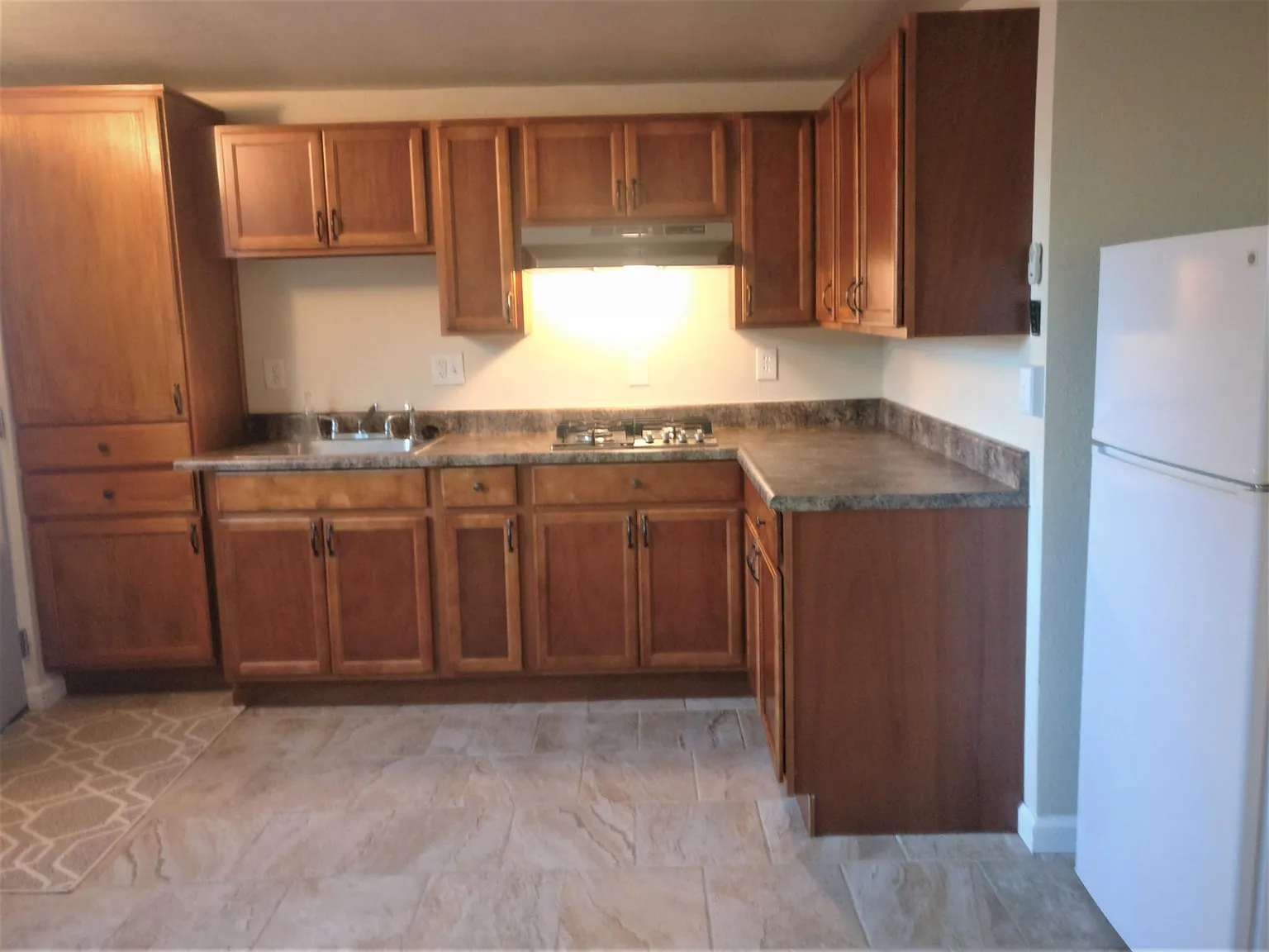 415 Venice Way — Photo 1