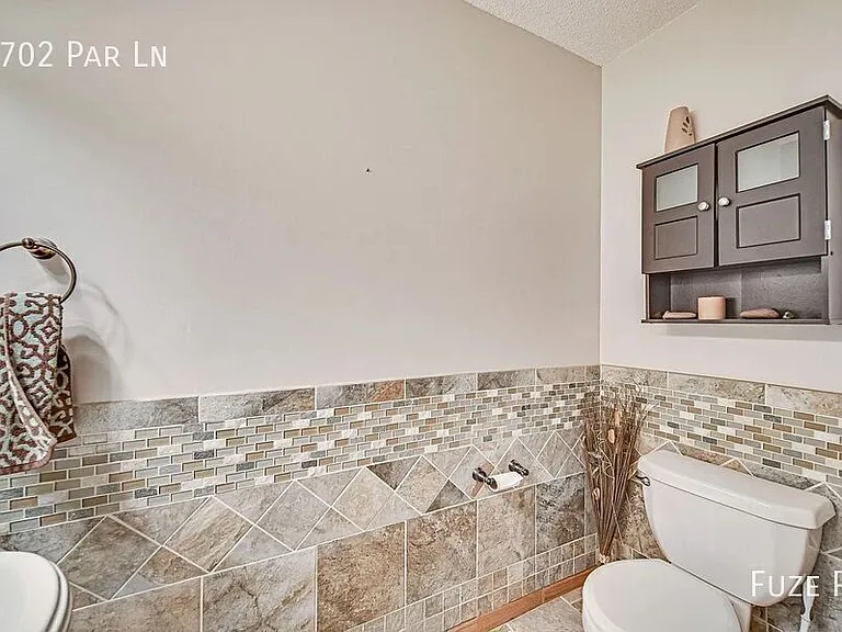 1702 Par Ln — Photo 22